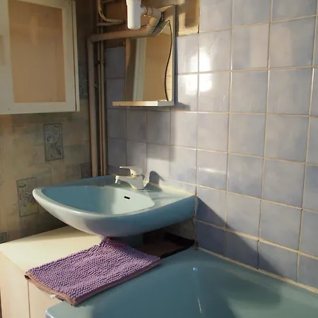 Narnia Dans Maison, Salle De Bain Et Sejour A Partager Kwatera prywatna